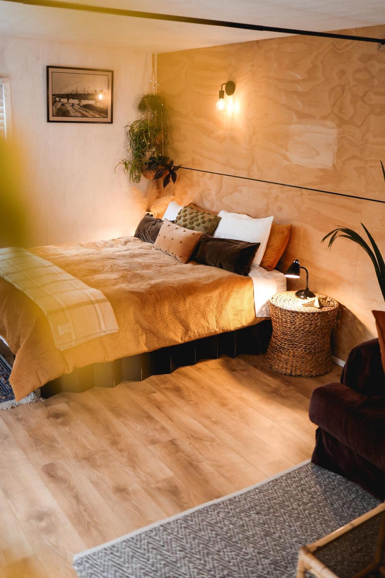 Kaitake Kabana - Unique, Off-Grid, Studio Retreat Oakura Екстериор снимка